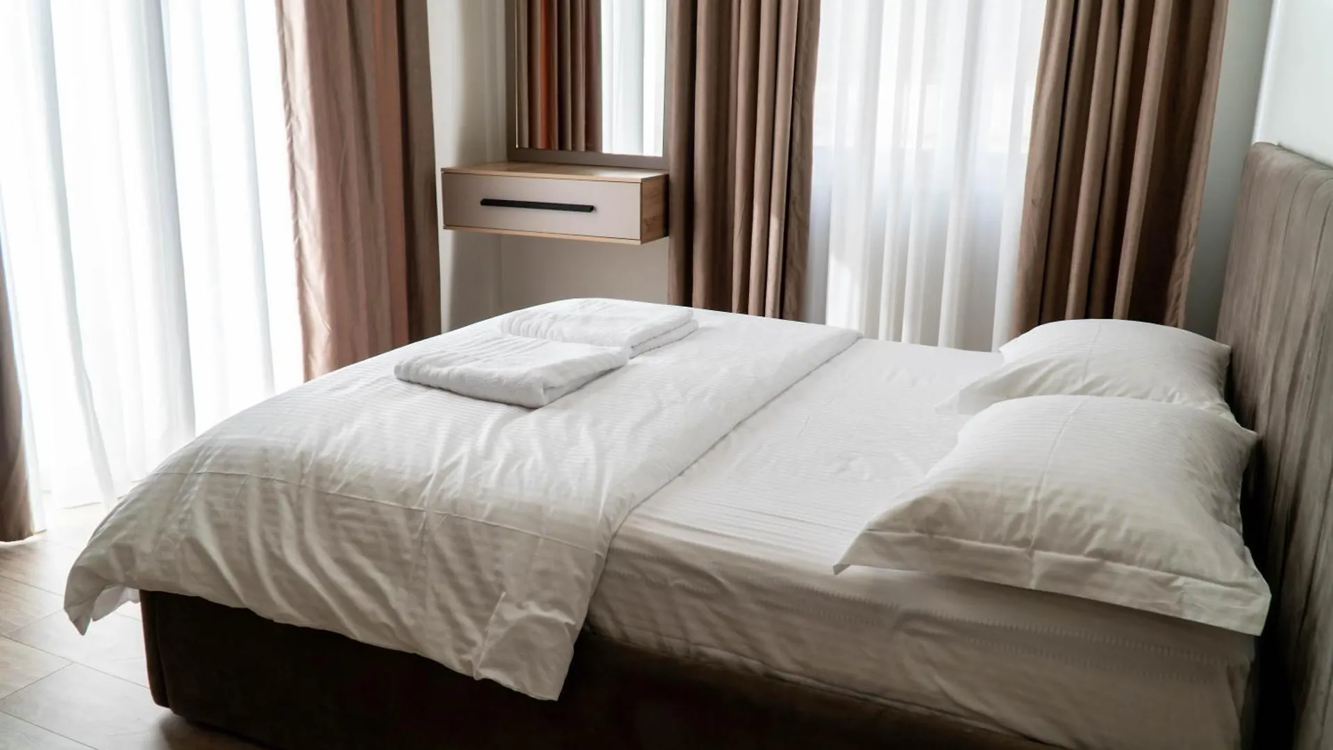 Signature Apartment 9 Tirana