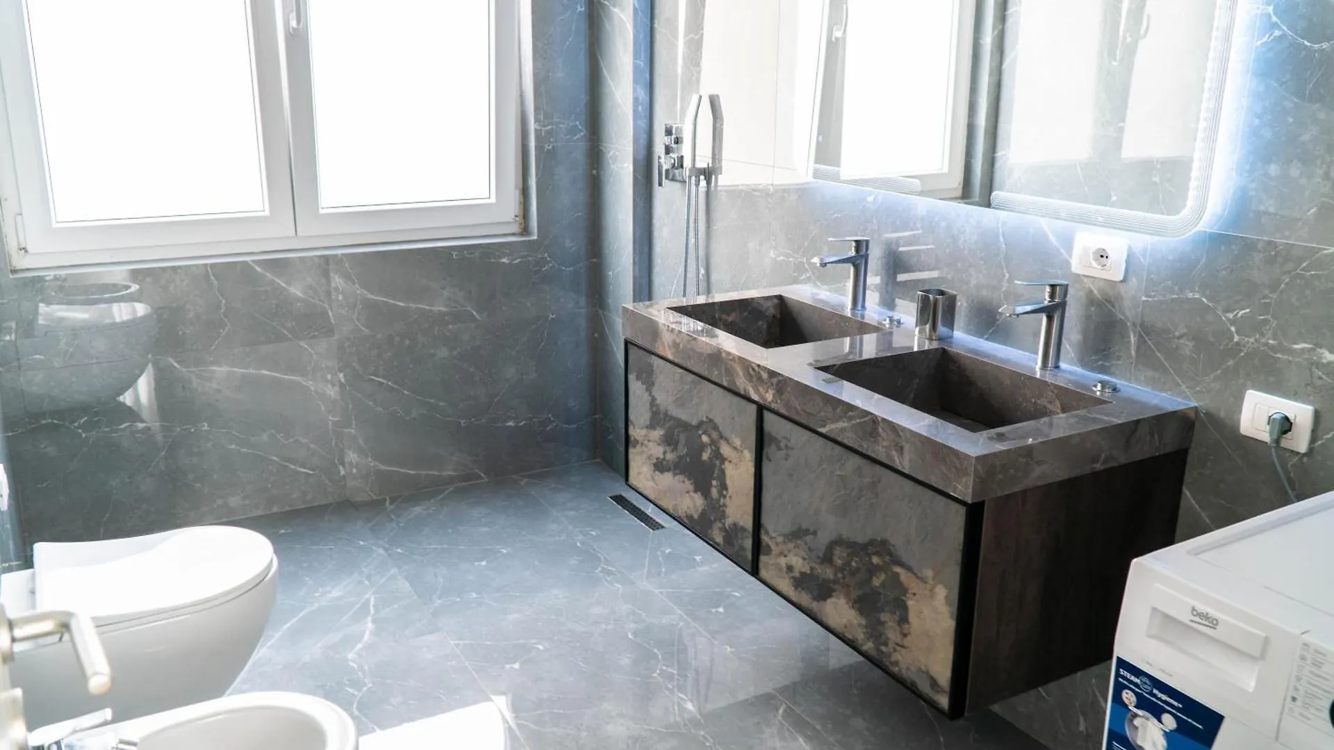 Signature Apartment 9 Tirana Albania