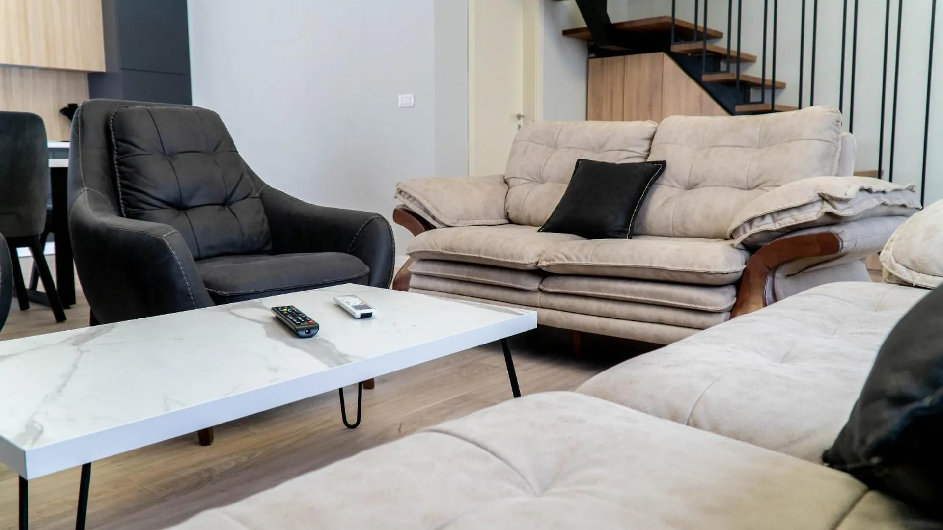Signature Apartment 9 Tirana