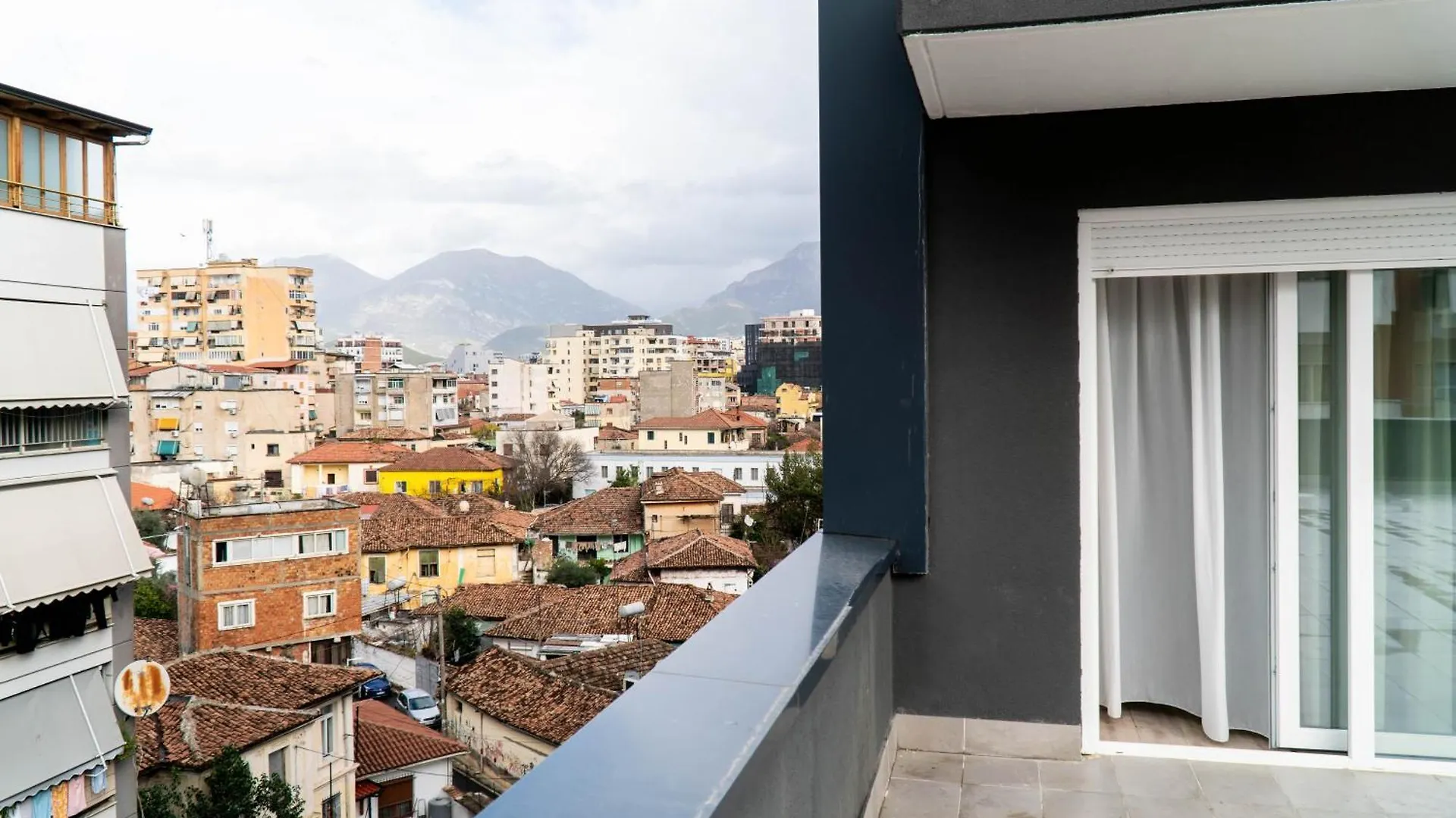Signature Apartment 9 Tirana 0*,
