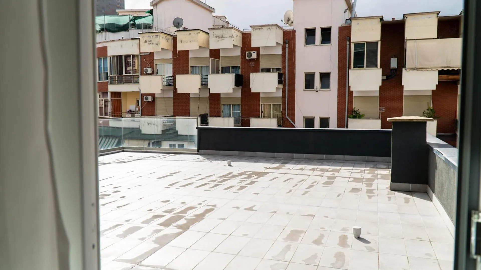 Signature Apartment 9 Tirana